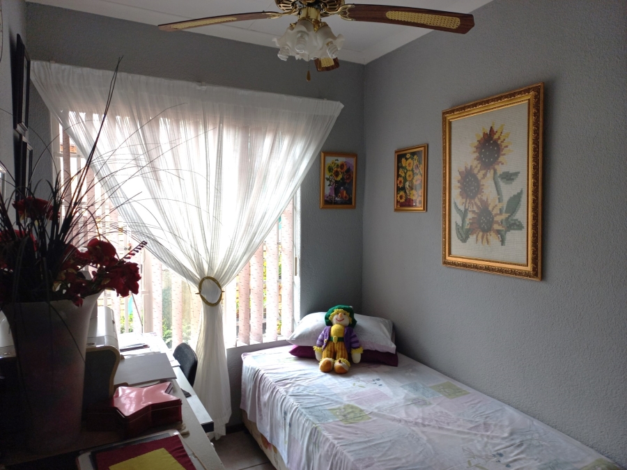 3 Bedroom Property for Sale in Safari Gardens North West
